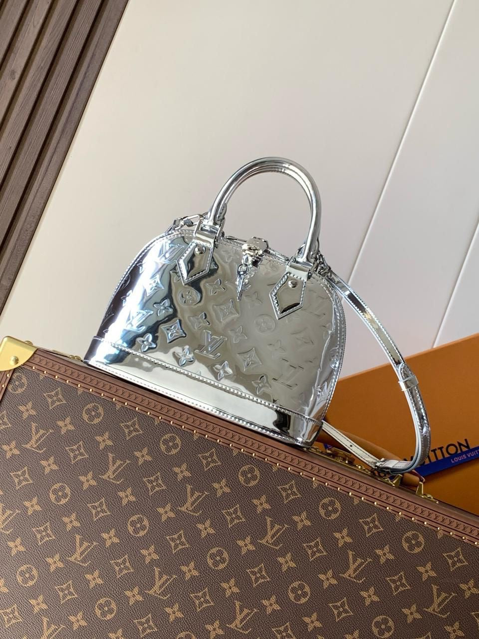 LV
