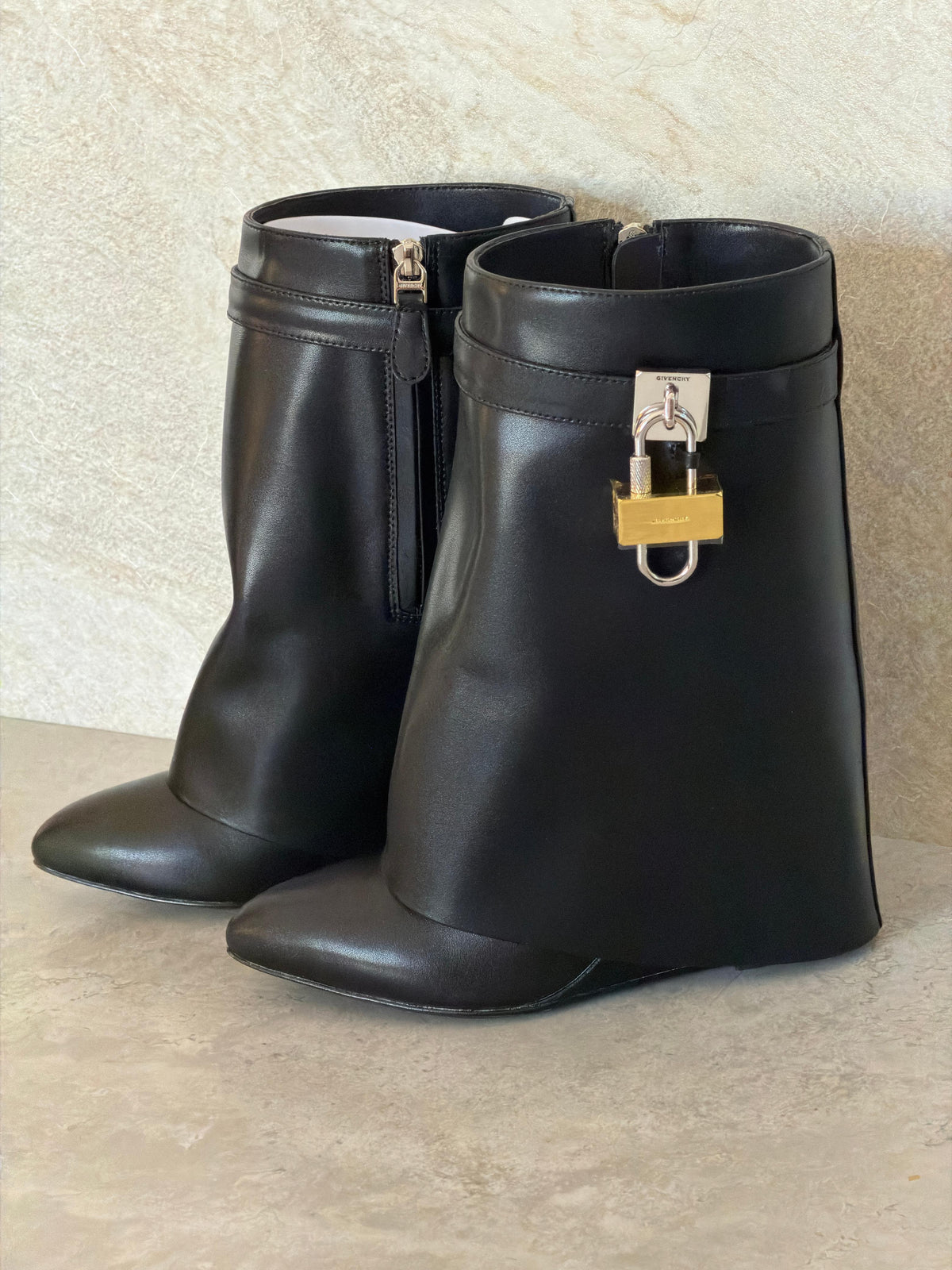 GIVENCHY