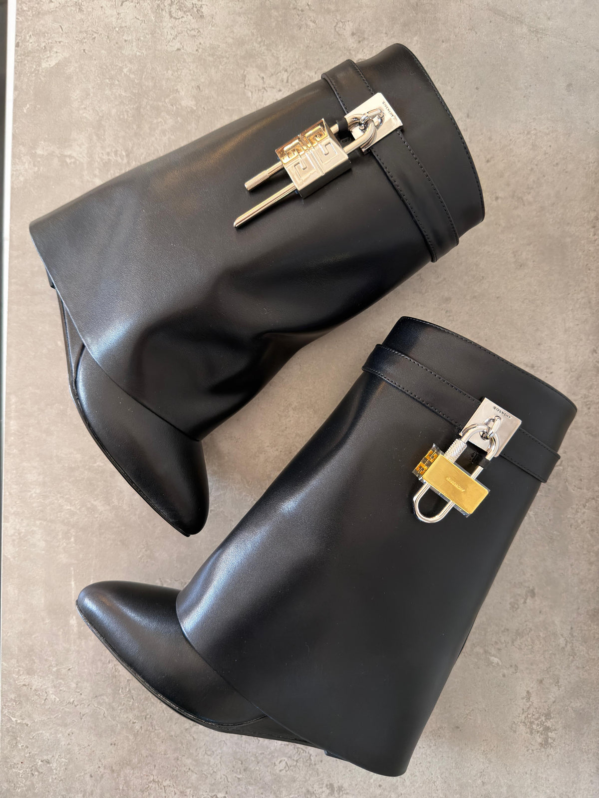 GIVENCHY