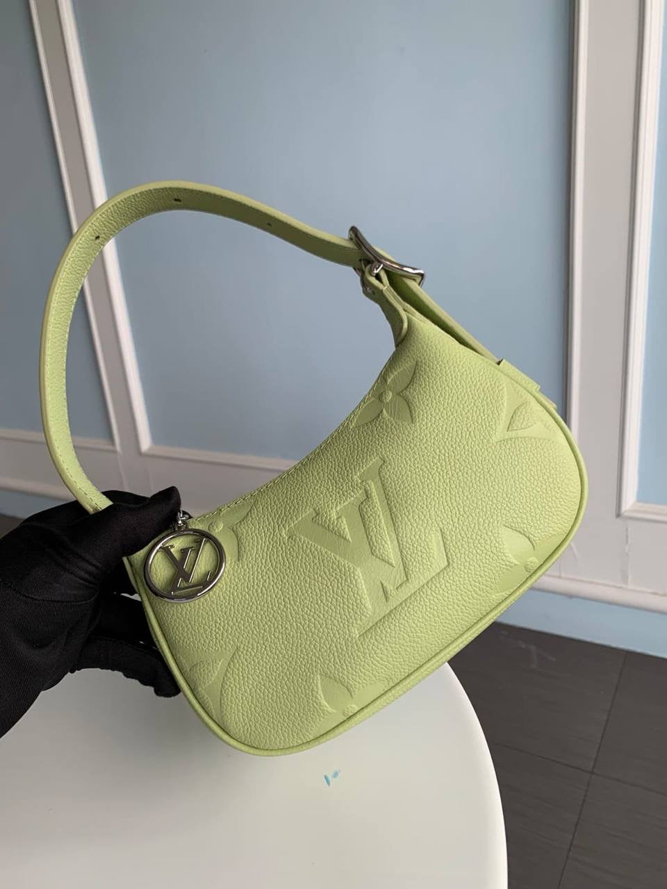 LV