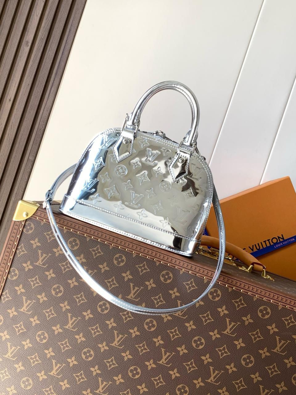 LV